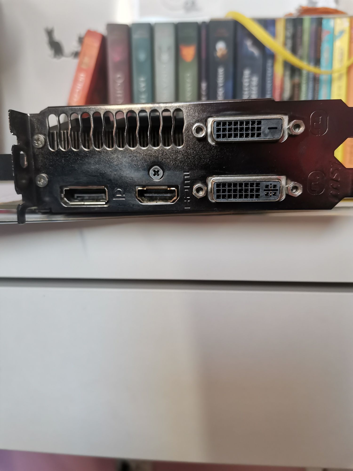 Karta Radeon R9 270x 2GB 256- bit mało uzywana