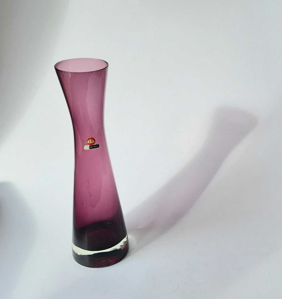 Zabytkowy wazon - grube szkło bakłażanowe  - Vintage