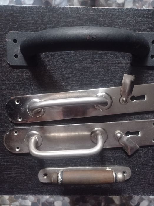 Ручка дверная металлическая