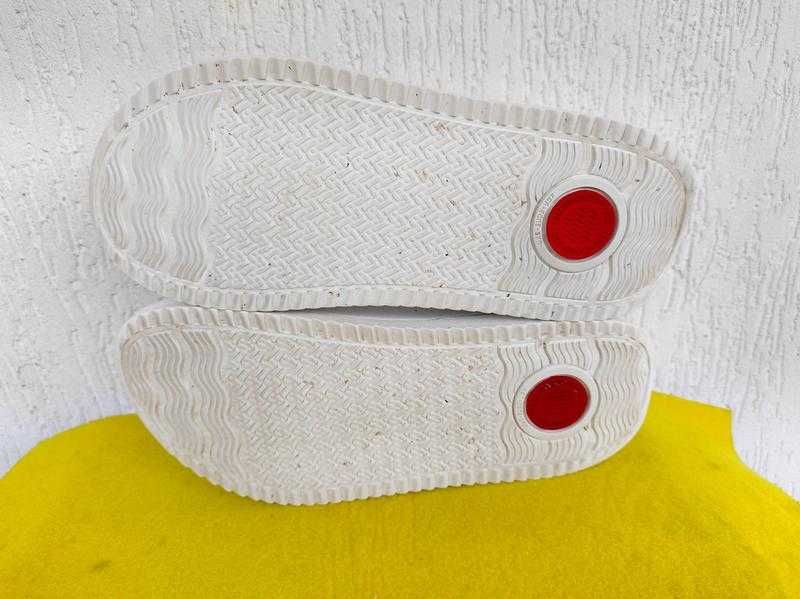 Кожанние,брендовие,ортопедические босоножки fit flop р.38