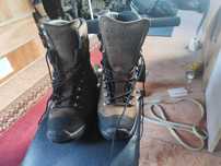 Buty górskie wojskowe