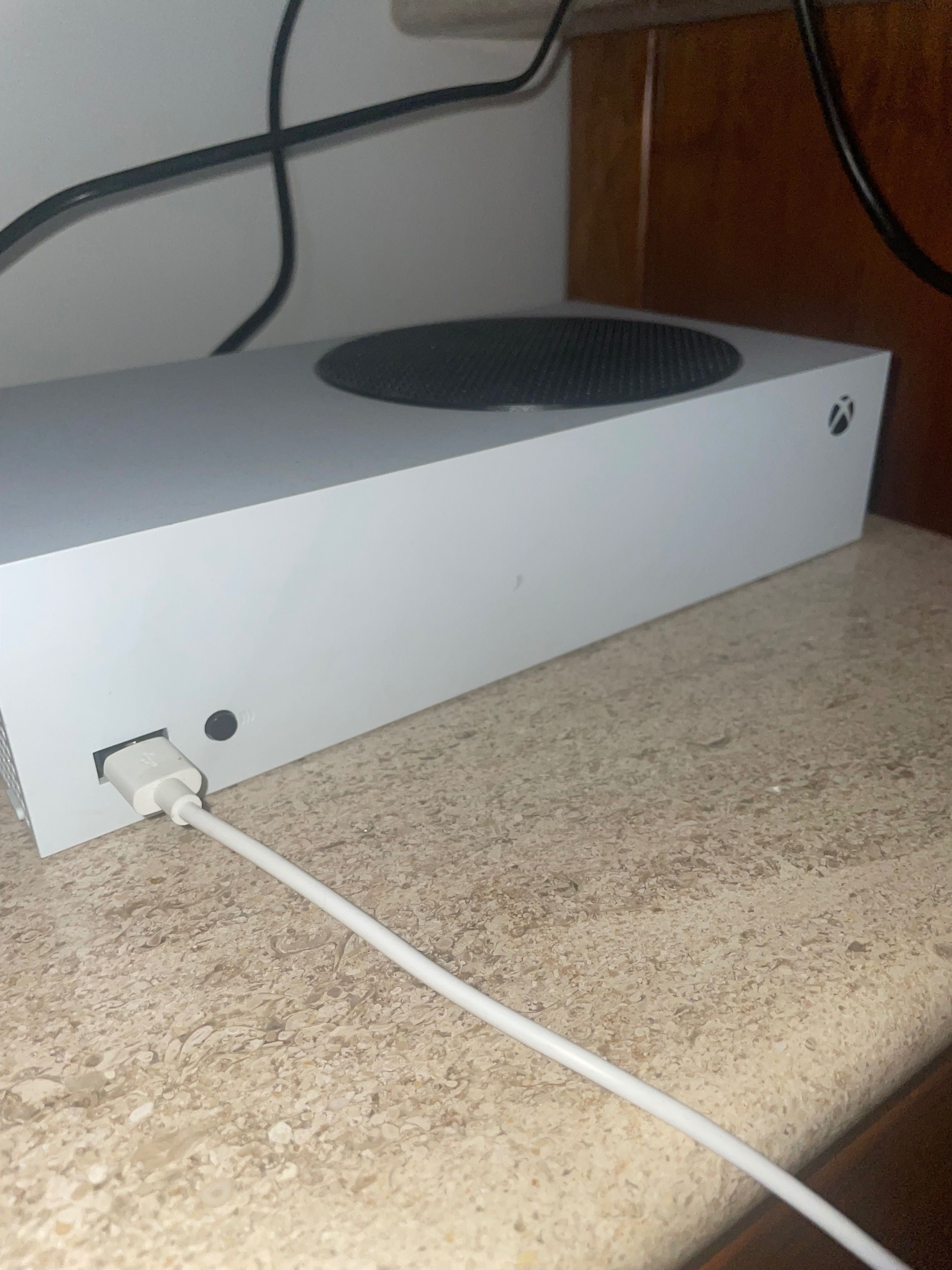 Xbox séries S em perfeito estado, com consola , comando e todos os fio