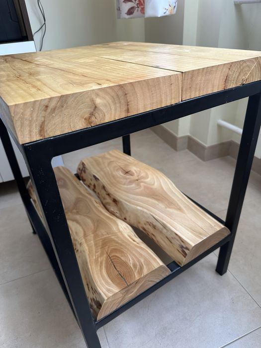 Stolik drewniany 55/45/61 solidny