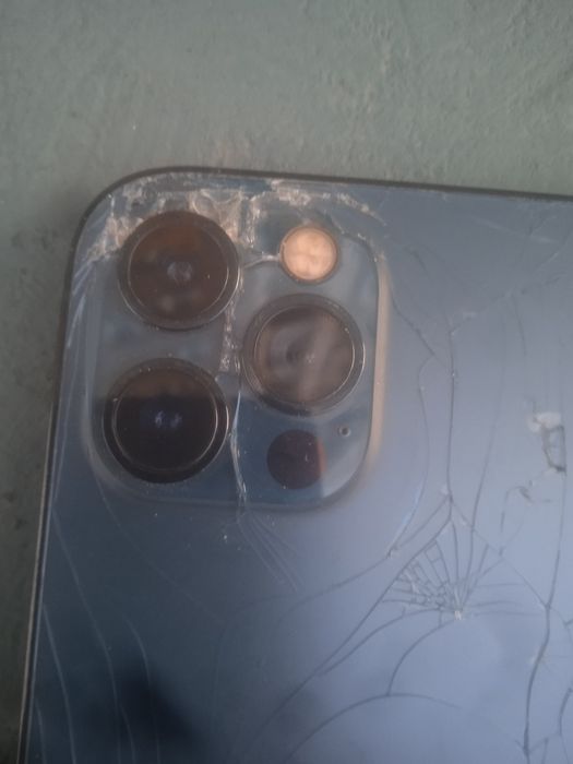 iPhone 12 pro 128gb битый но рабочий