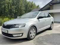 Skoda RAPID 1.6 TDI, czujniki tył