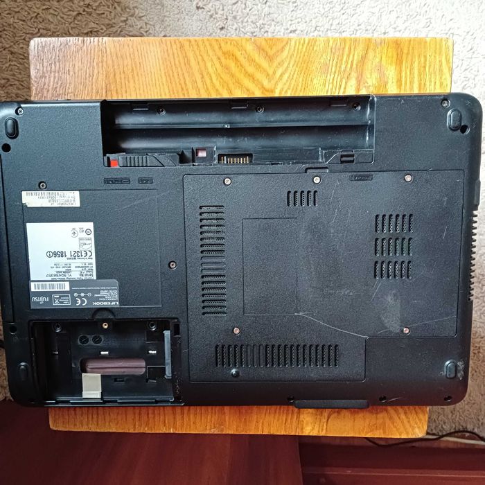 Ноутбук Fujitsu AH530. Pentium P6200