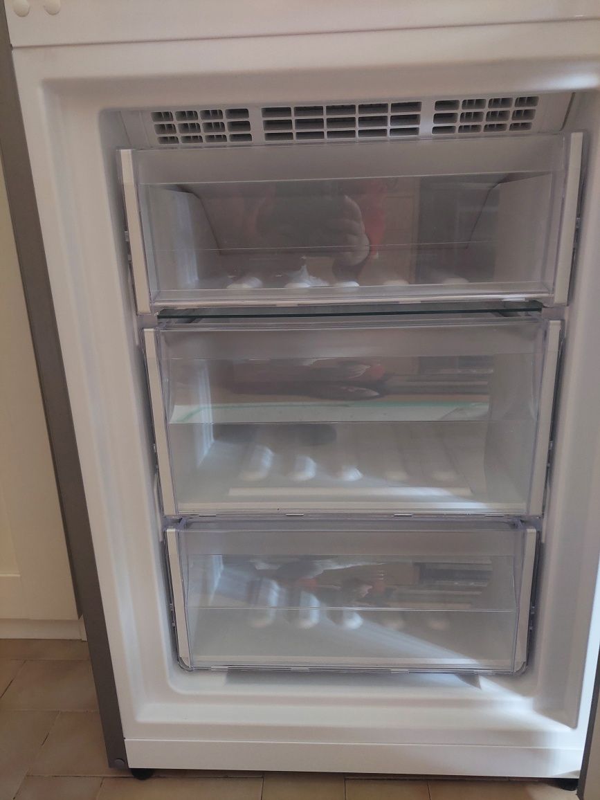 Frigorifico Combinado Indesit com garantia de fábrica