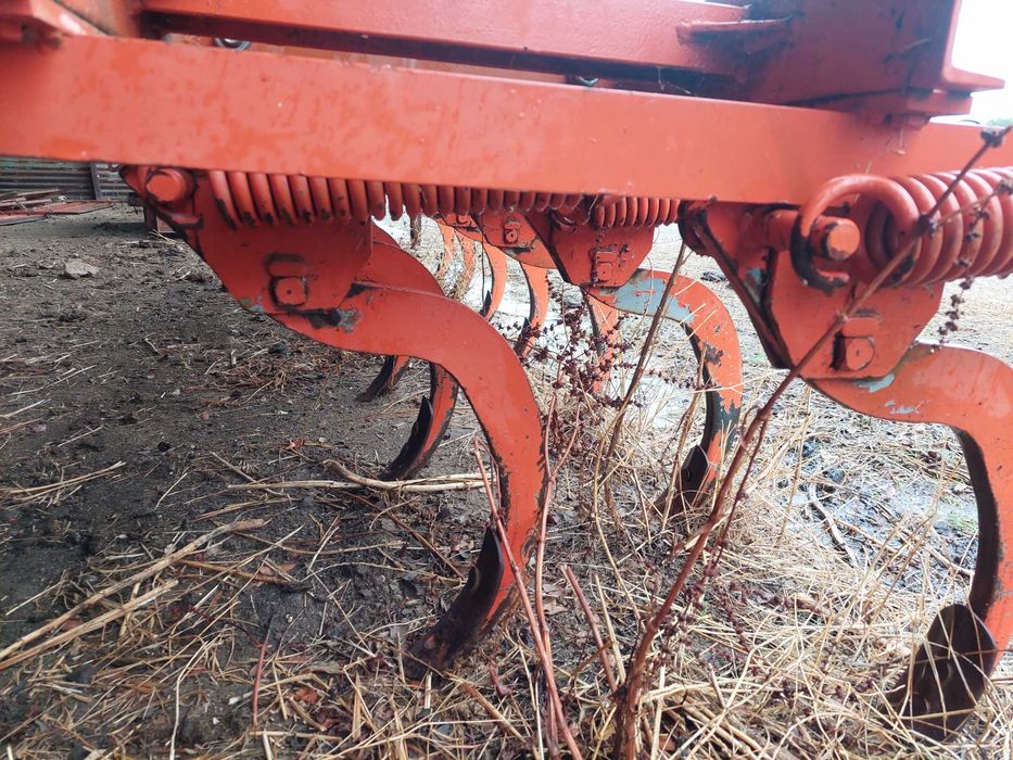 Escarificador Semi-Novo Fialho 13 braços