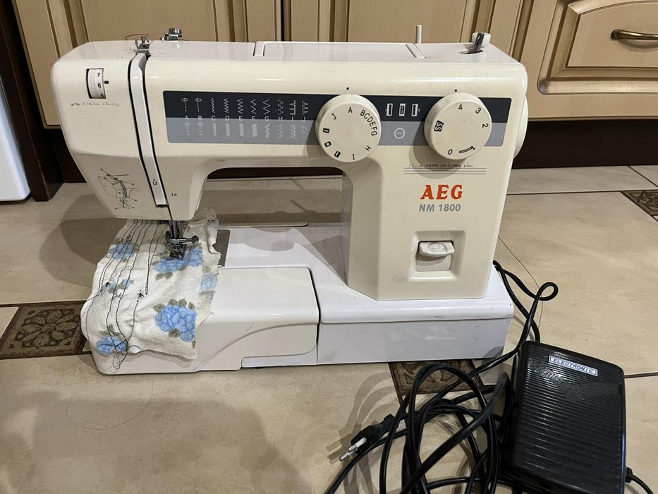 Швейна машинка AEG NM1800