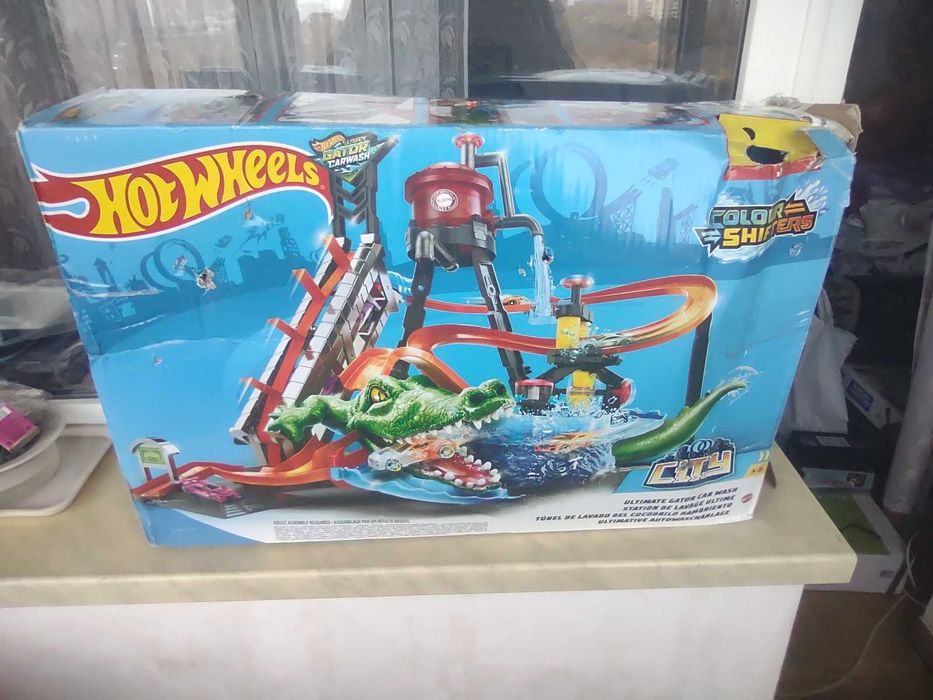 Трек Хот Вилс Взрыв цветов Водонапорная башня Hot Wheels