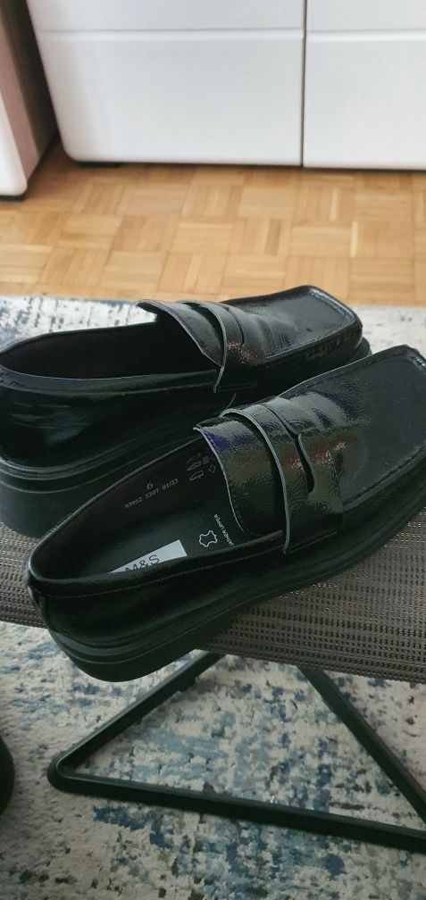 Mokasyny skórzane damskie M&S Collection.