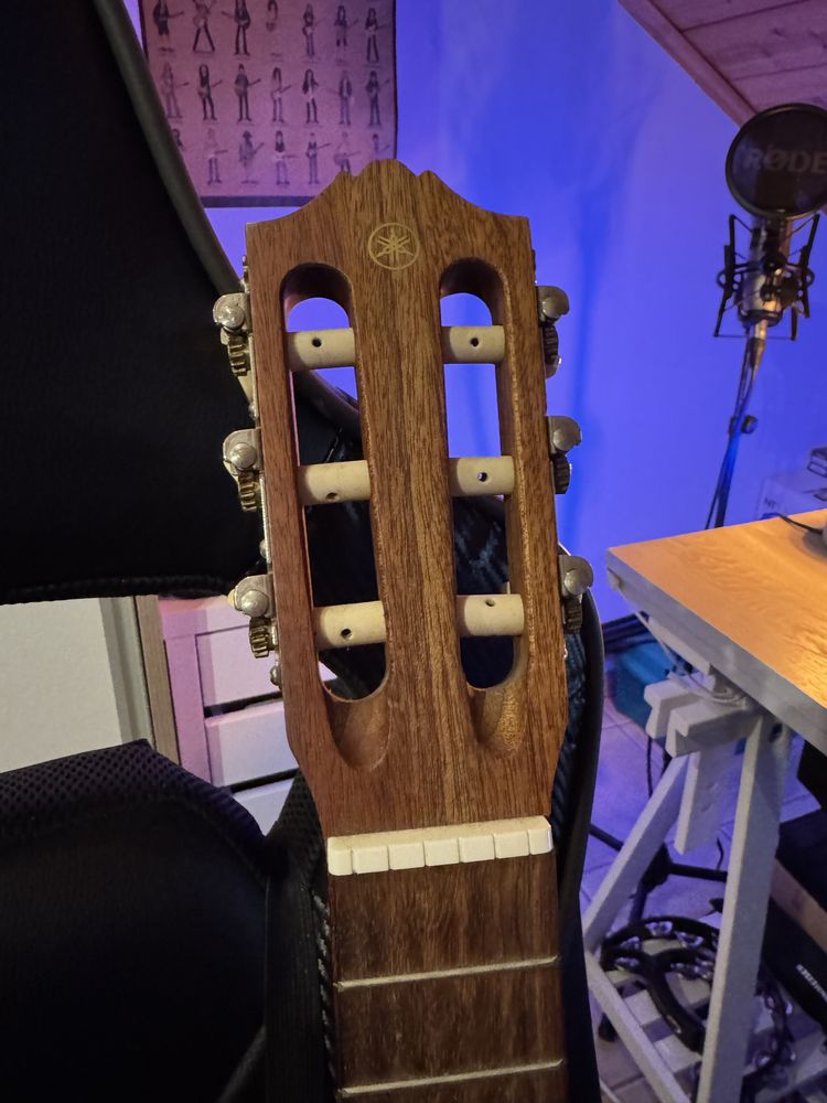 Guitalele Yamaha GL1