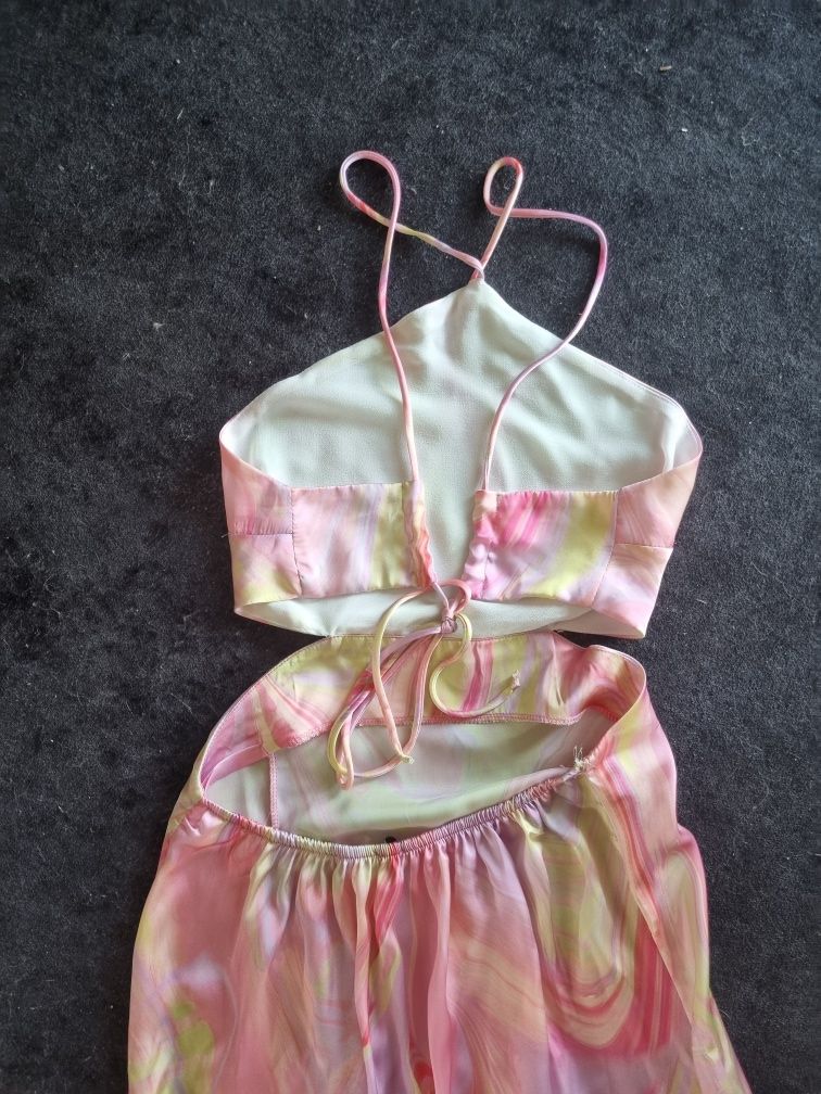 Sukienka bershka sexi plecy
