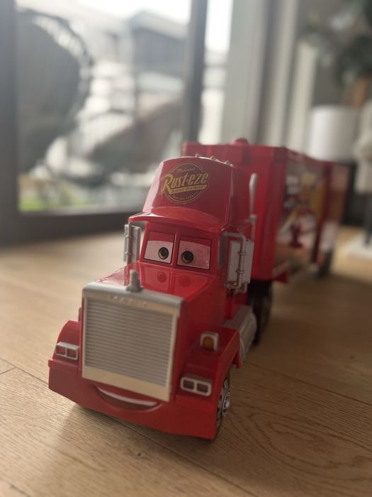 Samochod ciezarowy-tor Zygzak McQueen