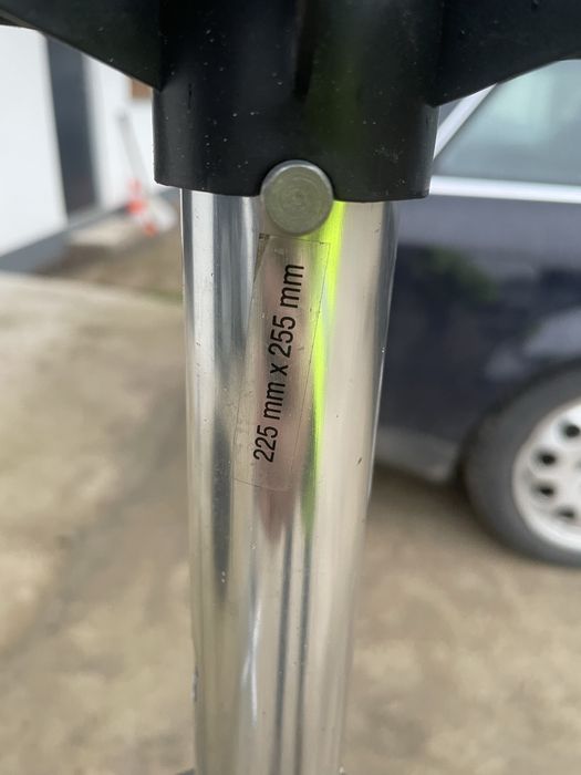 Stojak na kołkach do garażu Made in Germany