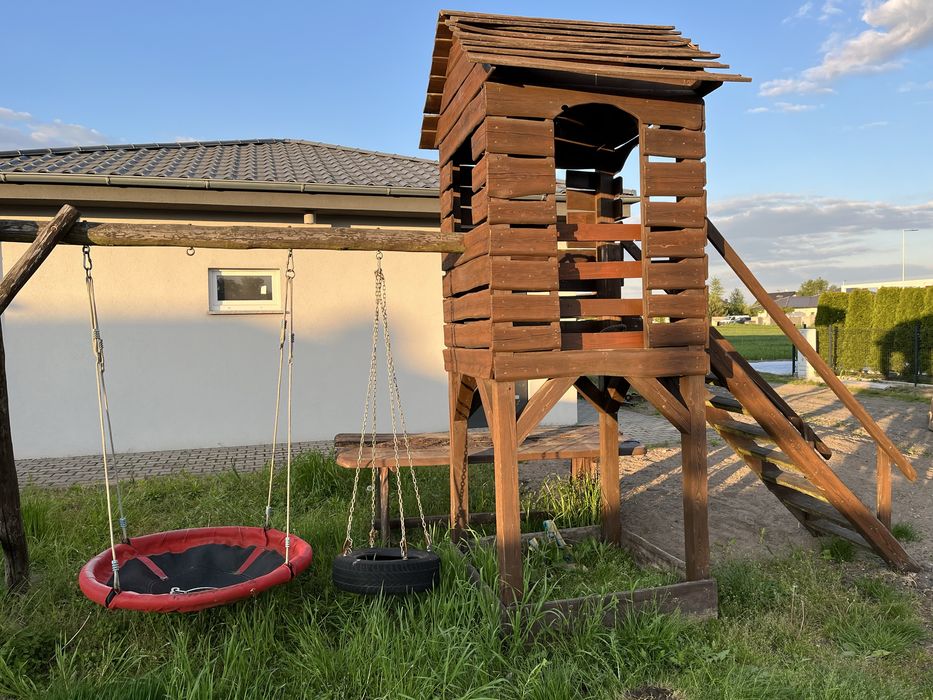 Plac zabaw malpi gaj domek dla dzieci