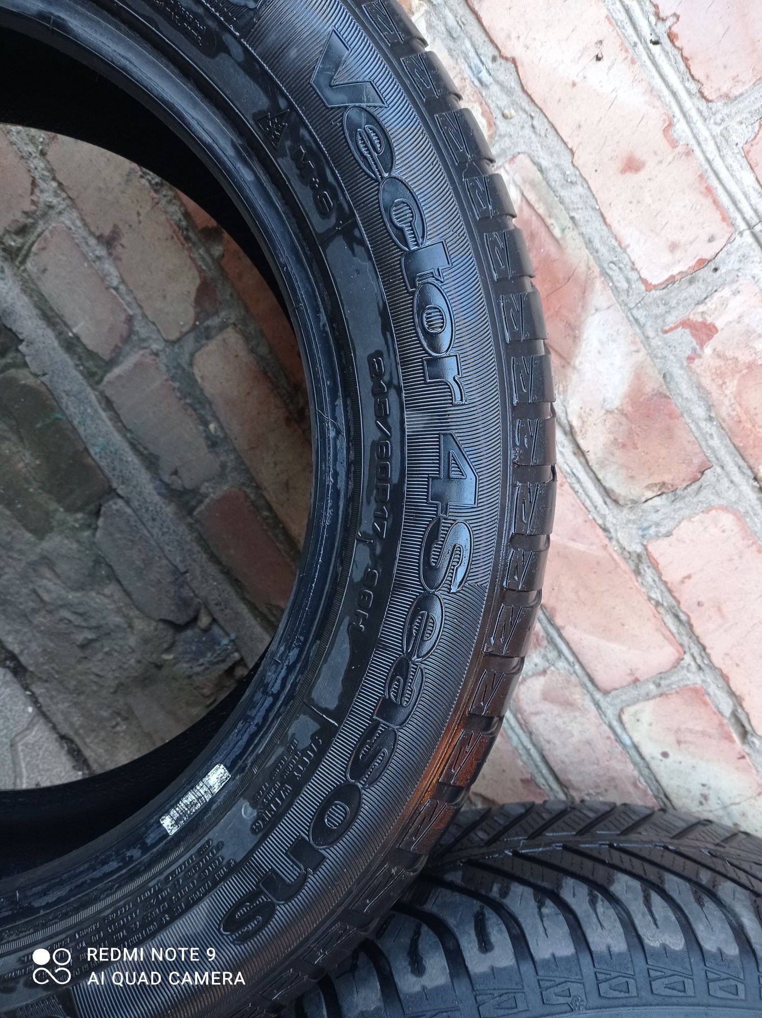 Резина зима R17/215/60 GOODYEAR