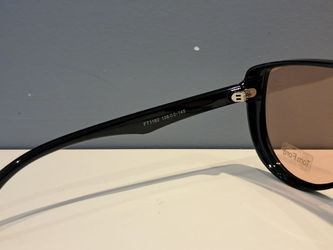 **TOM FORD damskie duże czarne nowe okulary przeciwsłoneczne złote log