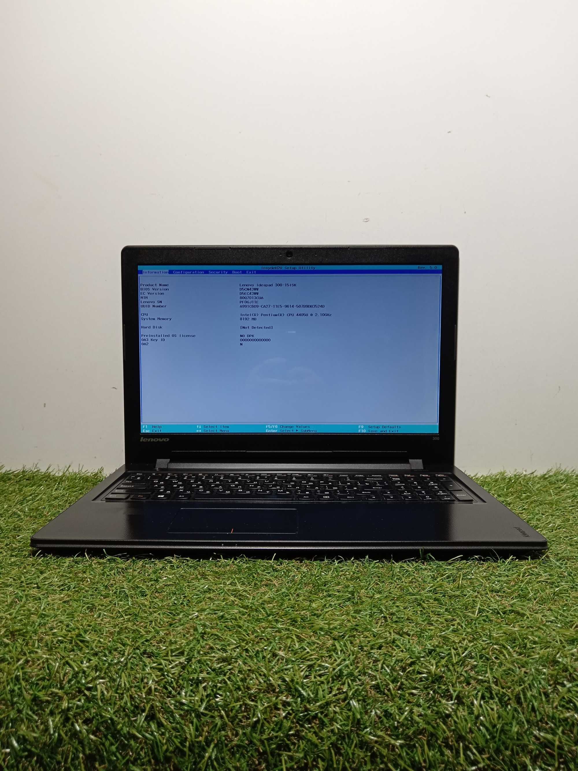 Ноутбук Lenovo 300-15ISK — (Intel 4405U/8 ГБ DDR3/SSD 120 ГБ) От АКБ!