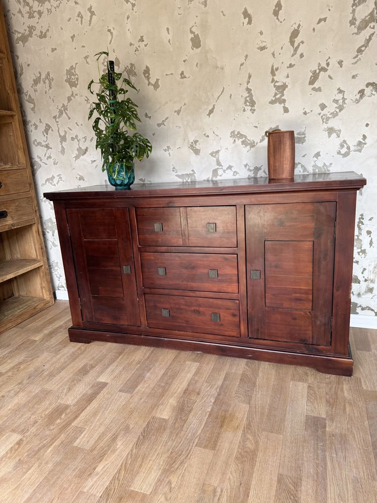Komoda w stylu kolonialnym, komoda rustykalna