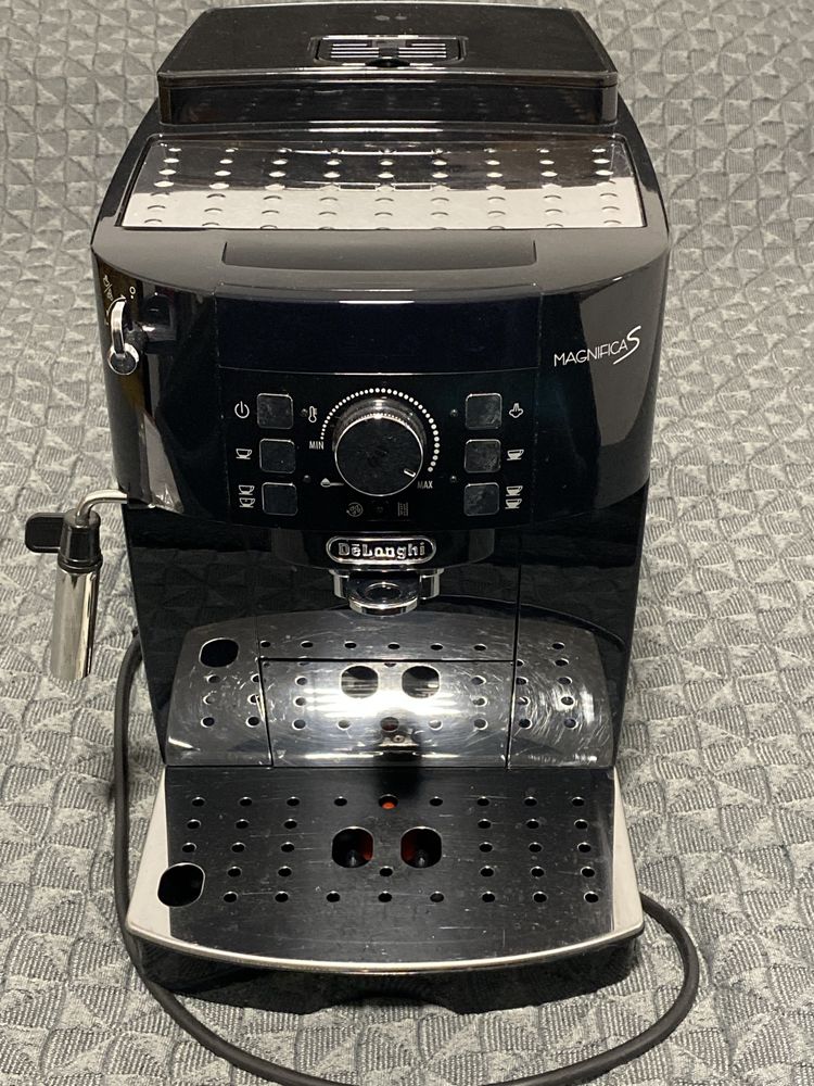 Maquina de cafe Delonghi MAGNIFICA S