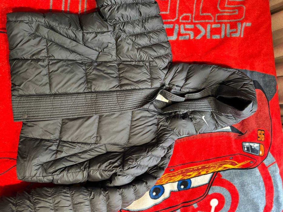 Куртка Nike m нова