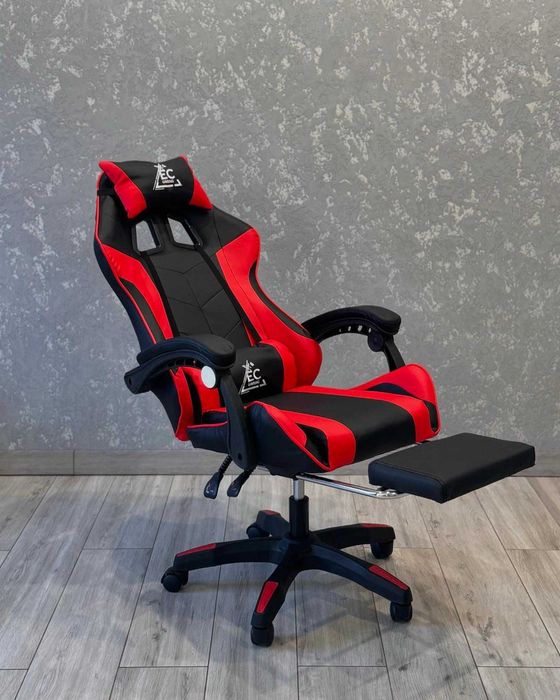 Компютерне крісло Геймерське крісло з підніжкою і 2 подушками до 120кг