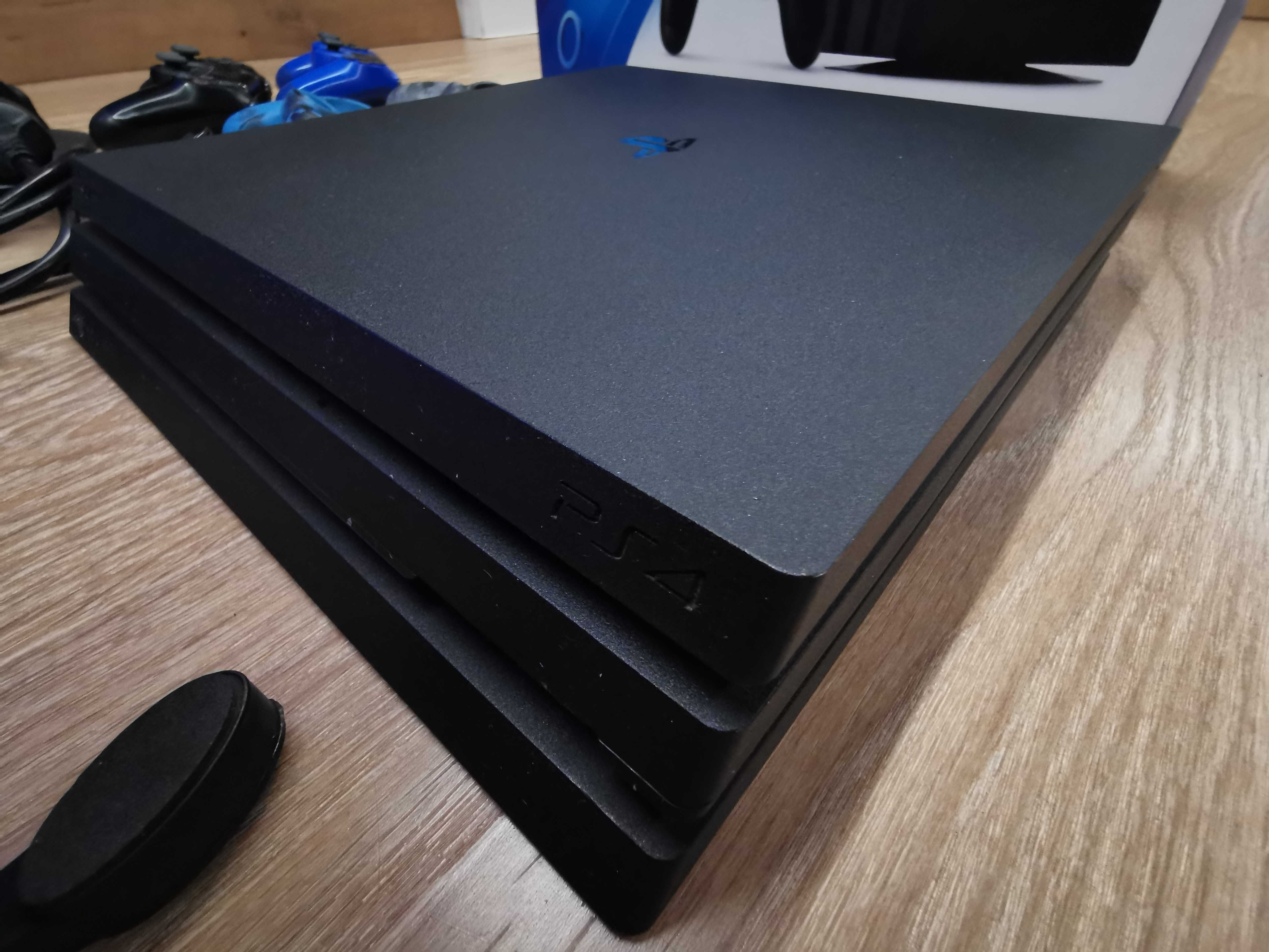 Konsola PS 4 pro+ 2xpad+gry