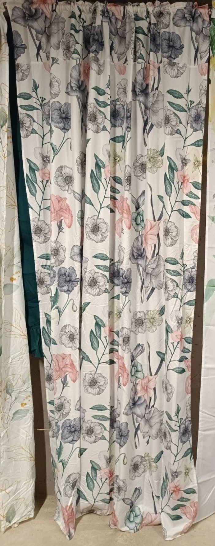 Nowe zasłony  w kwiaty lub liście  145x250cm