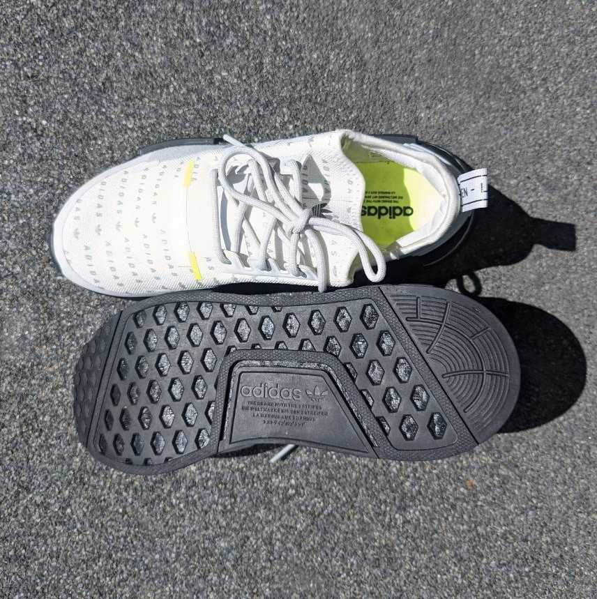Кросівки Adidas NMD_R1 SHOES WHITE/BLACK GZ7944
