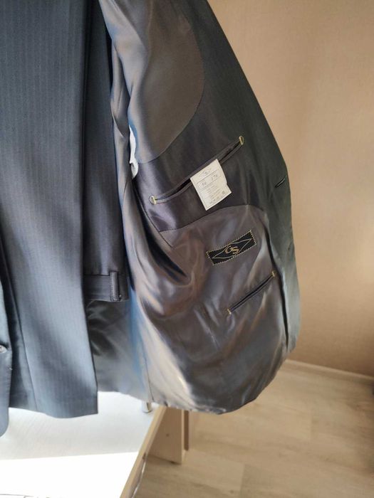 Чоловічий костюм GS, розмір 50