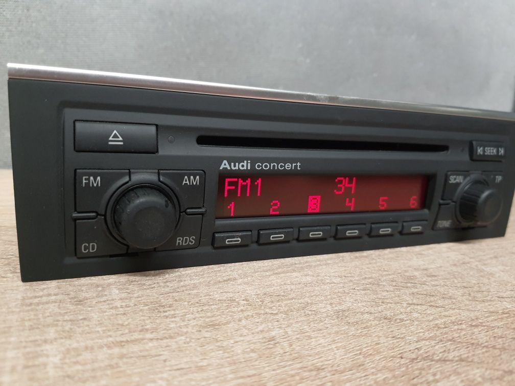Radio samochodowe Audi Concert CD II A4 B6 / b7 + Kod bardzo Zadbane