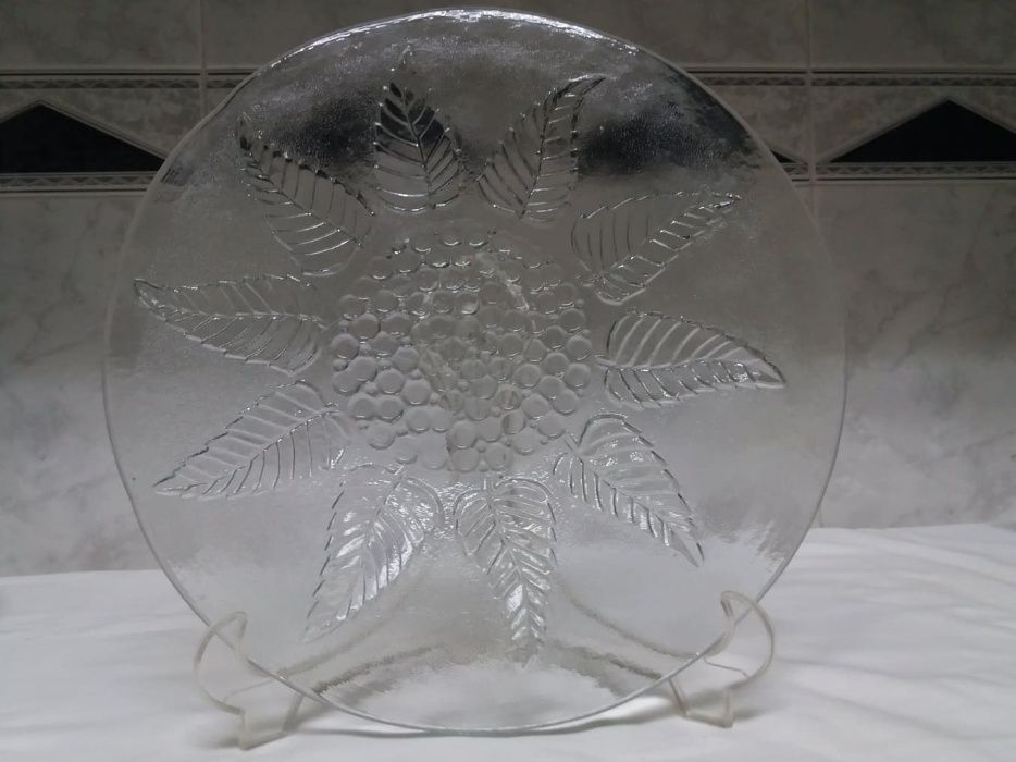 Fruteira em vidro trabalhado com 32,5cm diâmetro