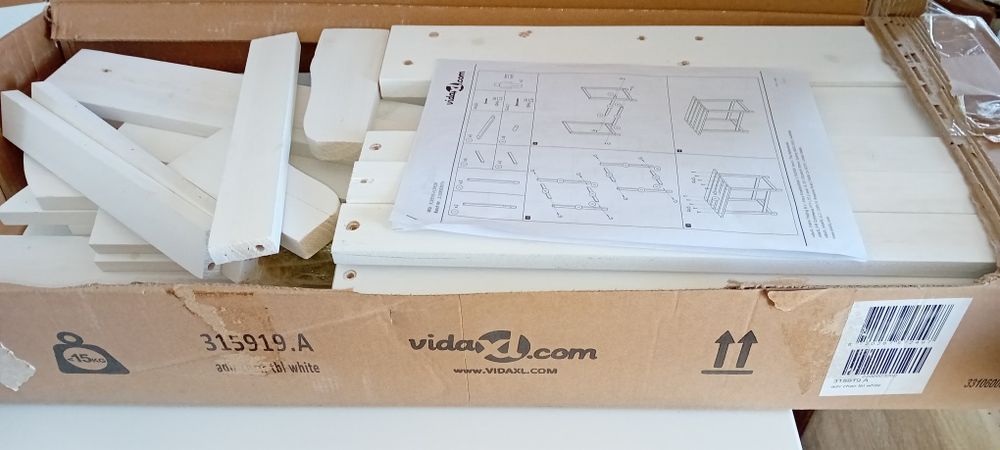 Cadeira com mesa de jardim exterior