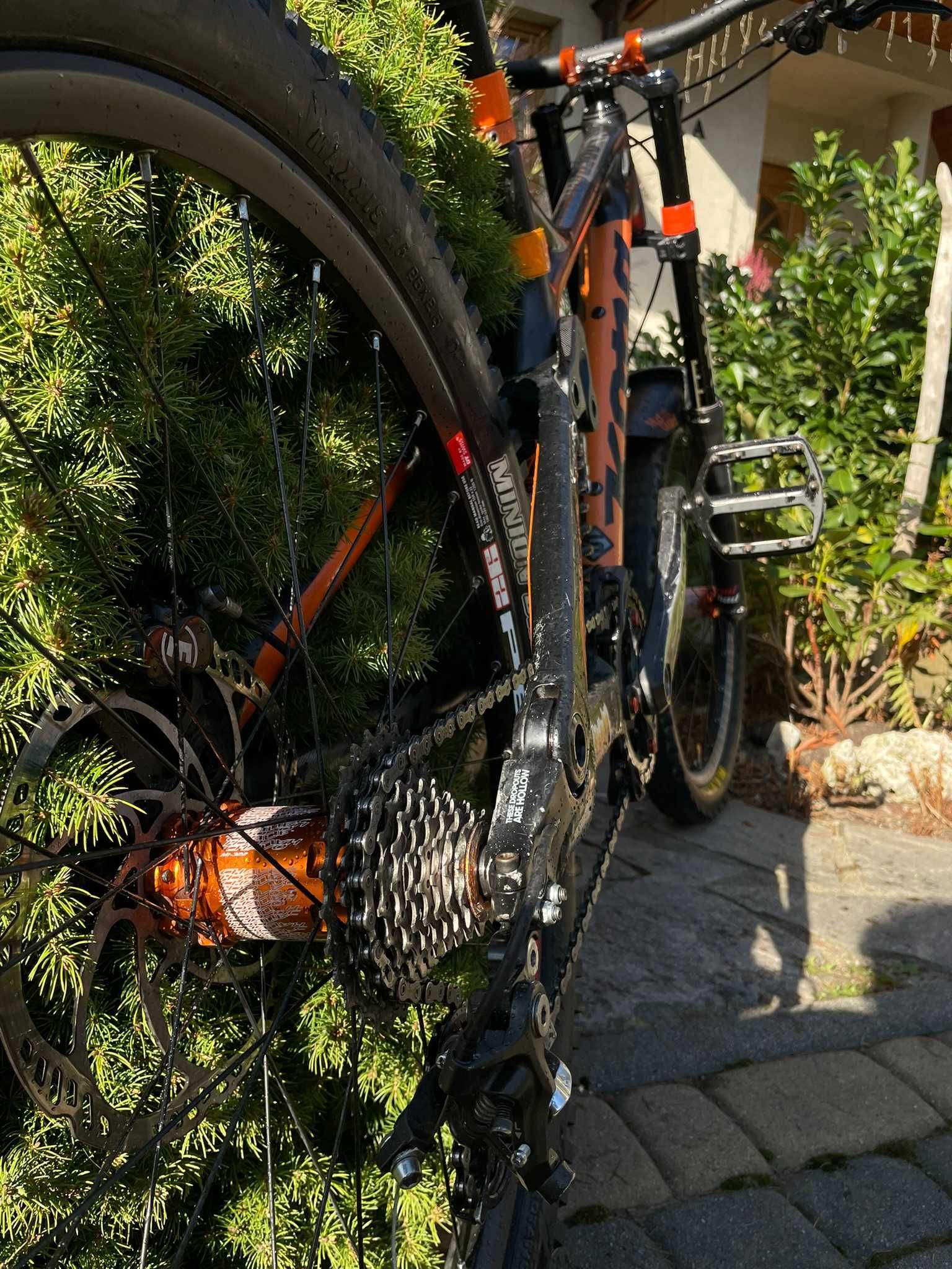 Rower carbonowy Kona Operator Supreme (Downhill, Freeride, Enduro).
