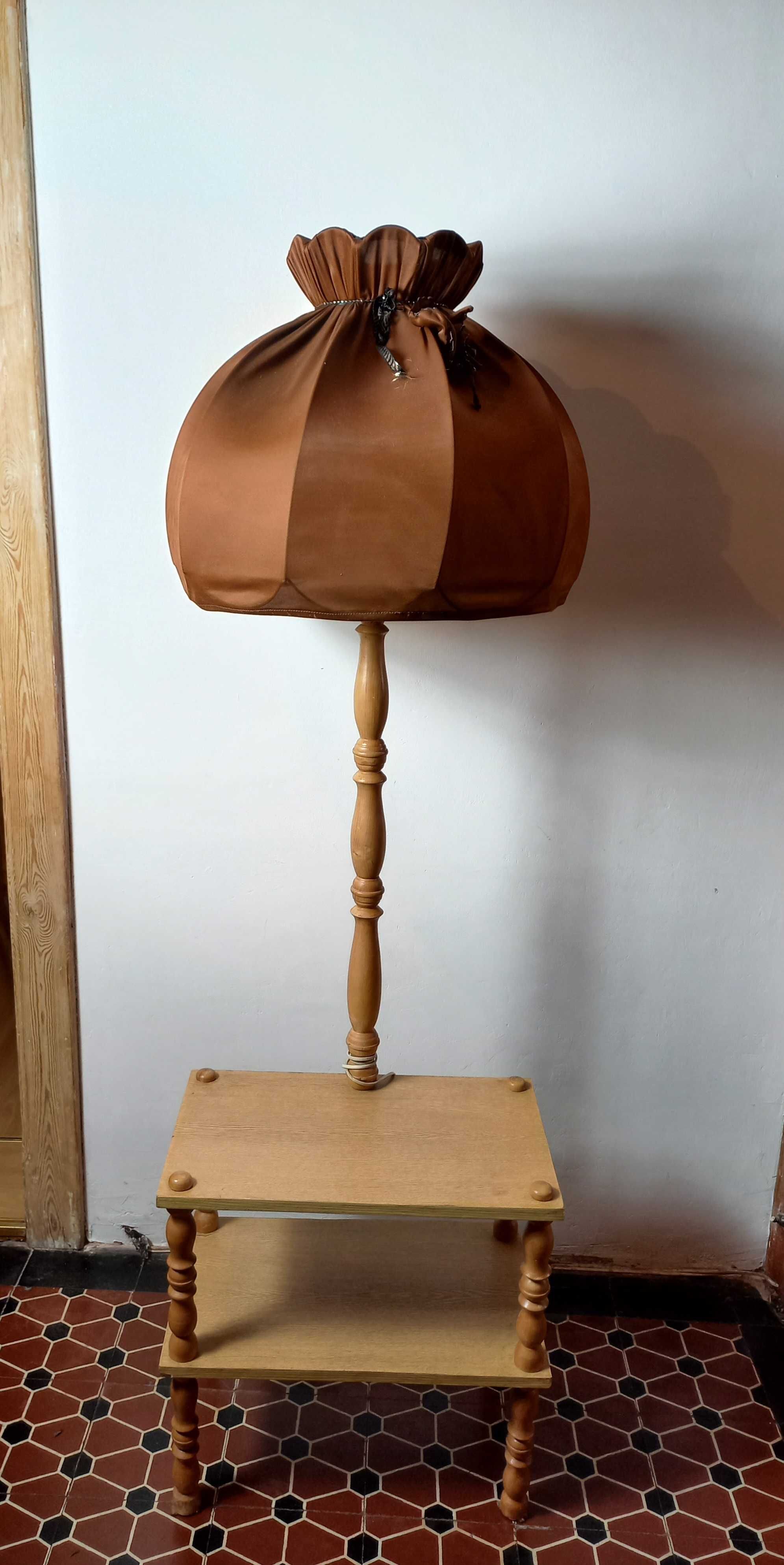 Lampa stojąca drewniana + dwa abażury