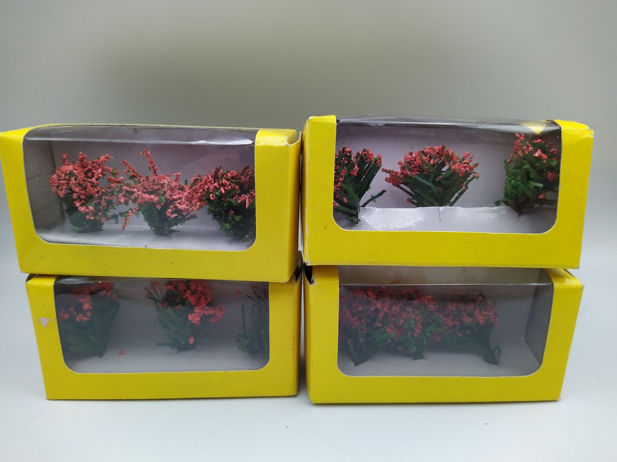 Krzaki krzaczki 4 sztuki makieta diorama kolejka Eaglemoss 1:87 H0