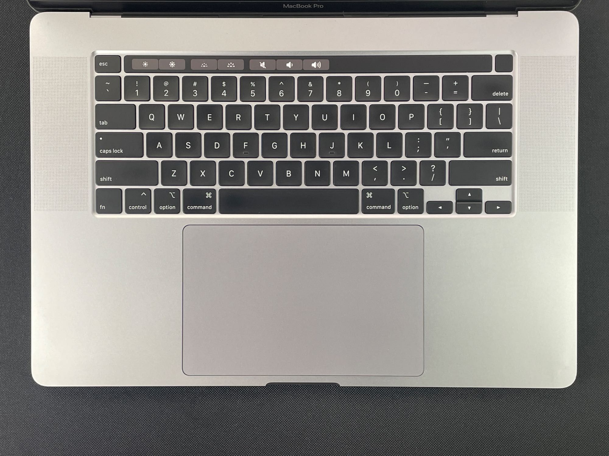 2019 MacBook Pro A2141 16" i9 2.4GHz 64GB 1TB FV23% (MM206)