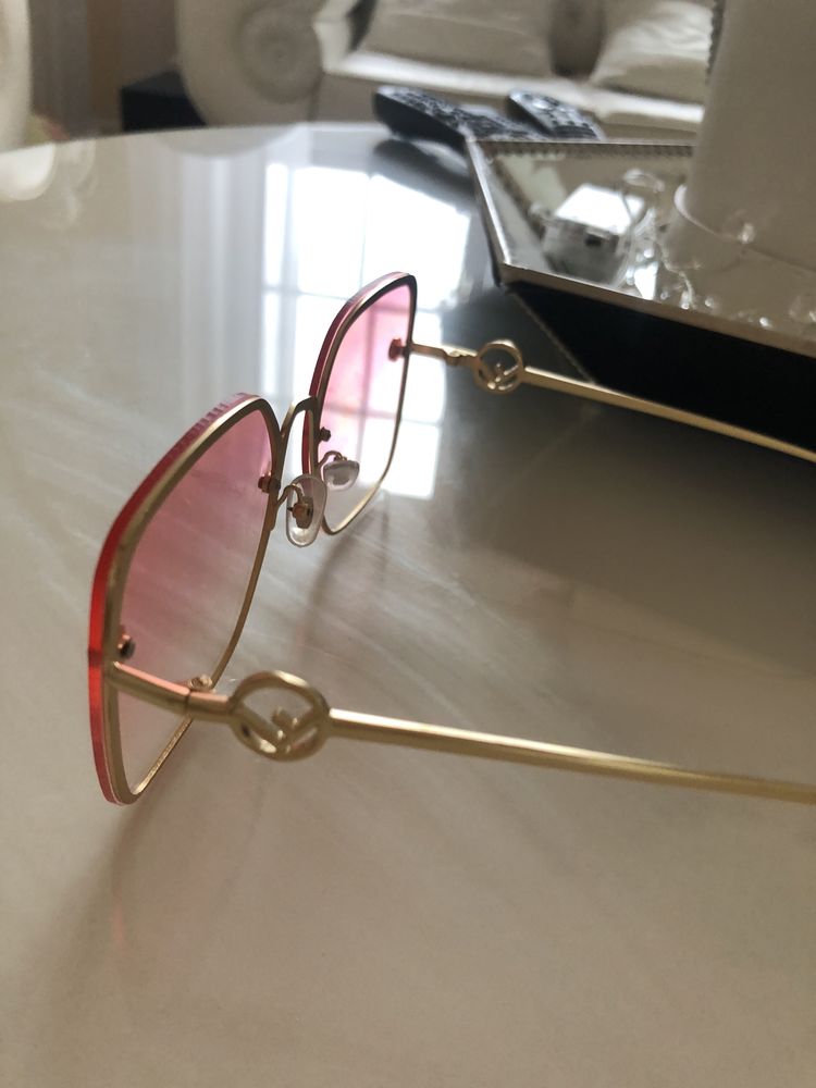 Okulary fendi  zlote oprawki różowe lustro