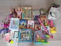 Zabawki, książki, zeszyty dla dziewczynki