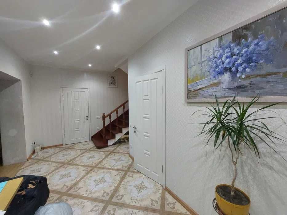 Продам 3эт дом , 300м2 , Немышля, с ремонтом (код 5156)