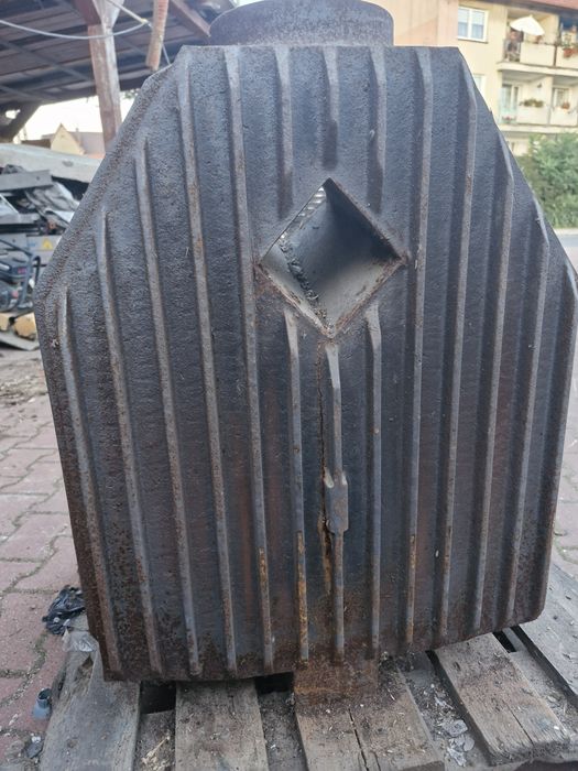 Kominek żeliwny TARNAVA  na budowę, do garażu 200 kg