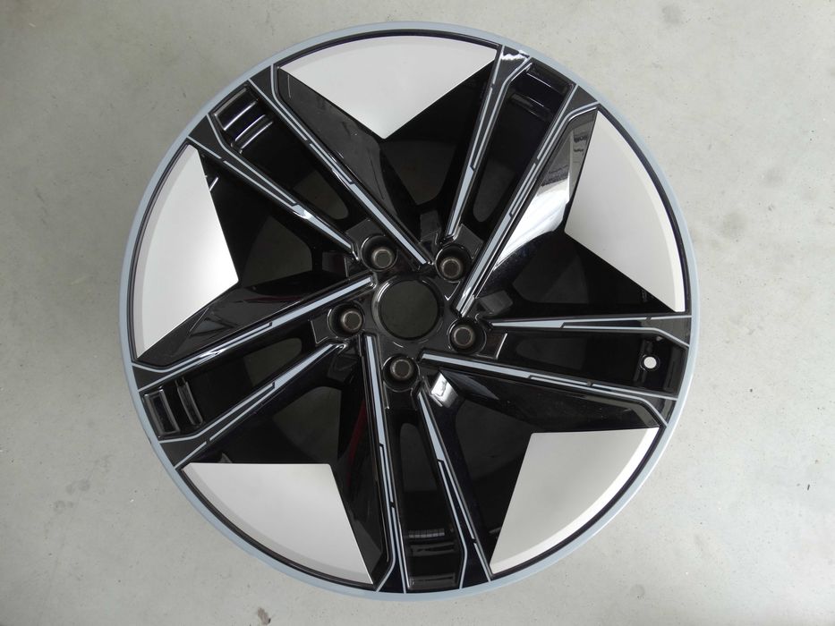 Alufelga Audi E-tron RS 11.5Jx21 ET66 4J3.601.025AD