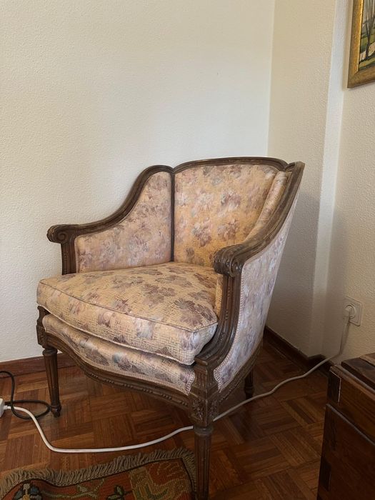Conjunto de poltronas crapaud estilo Luís XVI