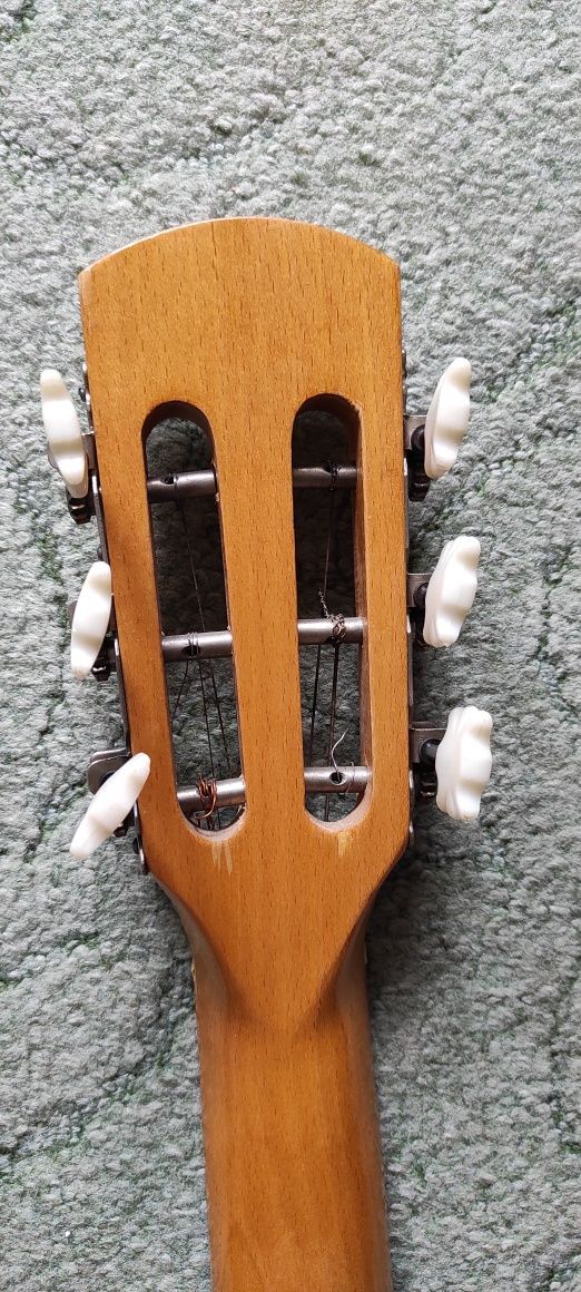 Gitara akustyczna