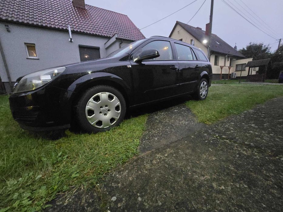 Opel Astra H 1.6 16V (105 KM) Twinport 2005 rok