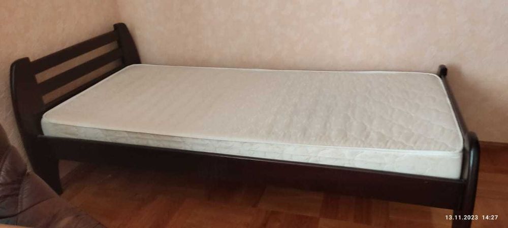 Продам  ліжко  деревяне