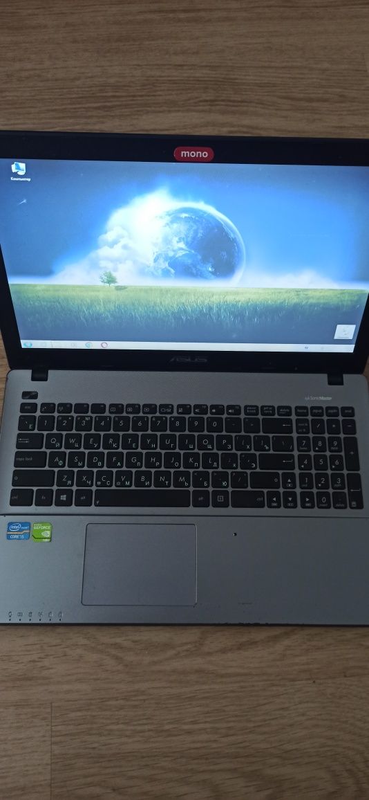 Ноутбук Asus x550v