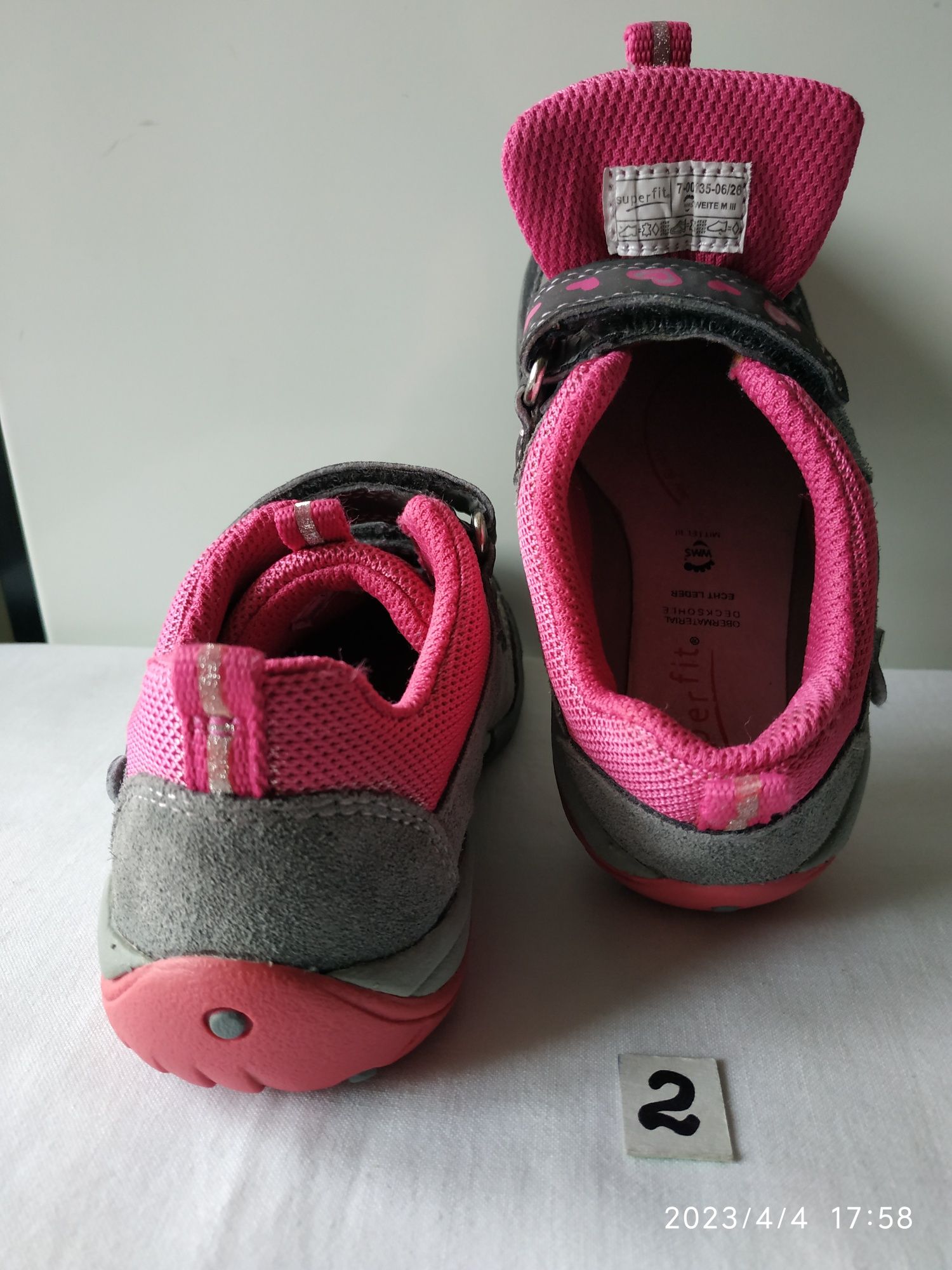 Дитячі фірмові кросівки , розмір 25 (15,5см) .