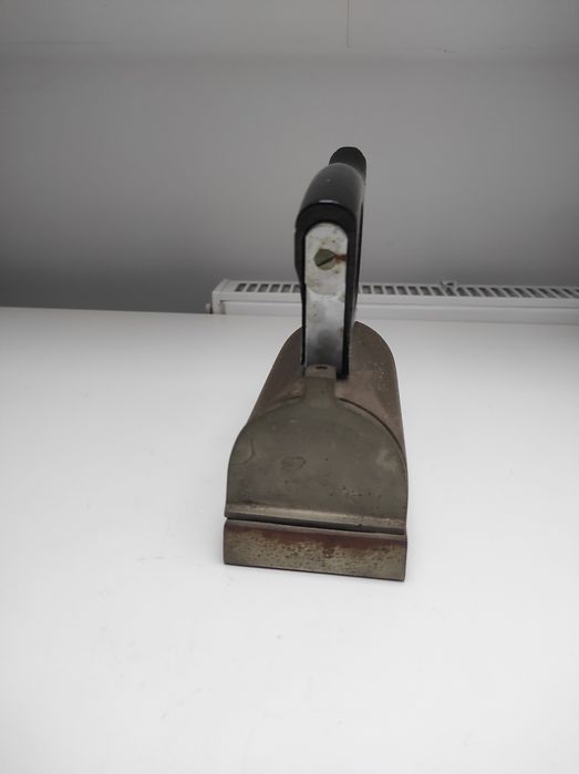 Stare żelazko na duszę
Wymiary 21 cm / 8